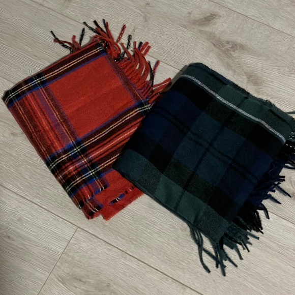 CLEO TARTAN Scarves Wraps x 2 Red Green Black LIKE NEW - Picture 2 of 6